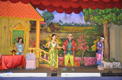 Liên hoan sân khấu Dù kê Khmer lần thứ nhất